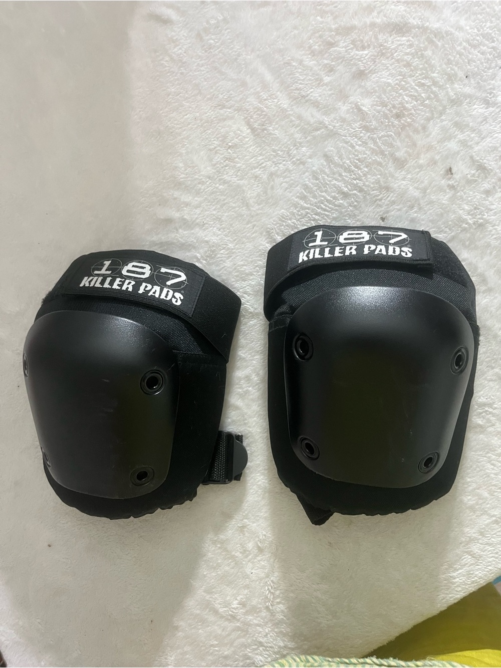 187 Killer Pads Skating Black Knee Pads Adult Womens Roller Derby